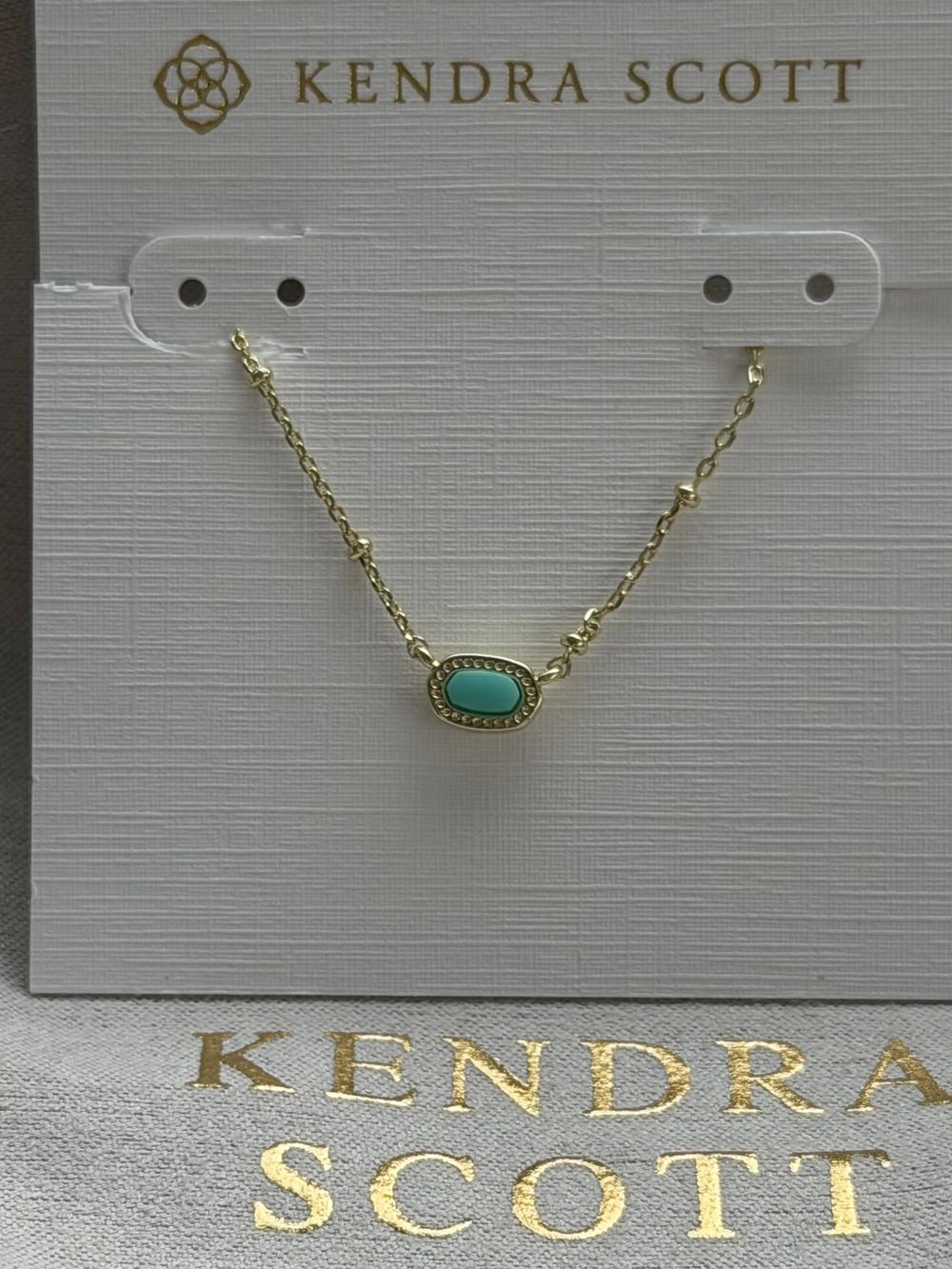 Kendra Scott pendant necklace